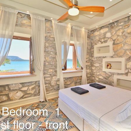 Villasonboard Rock Villa 3 Bed, 3 Bath, Jacuzzi, Seaside 에르미오니 외부 사진