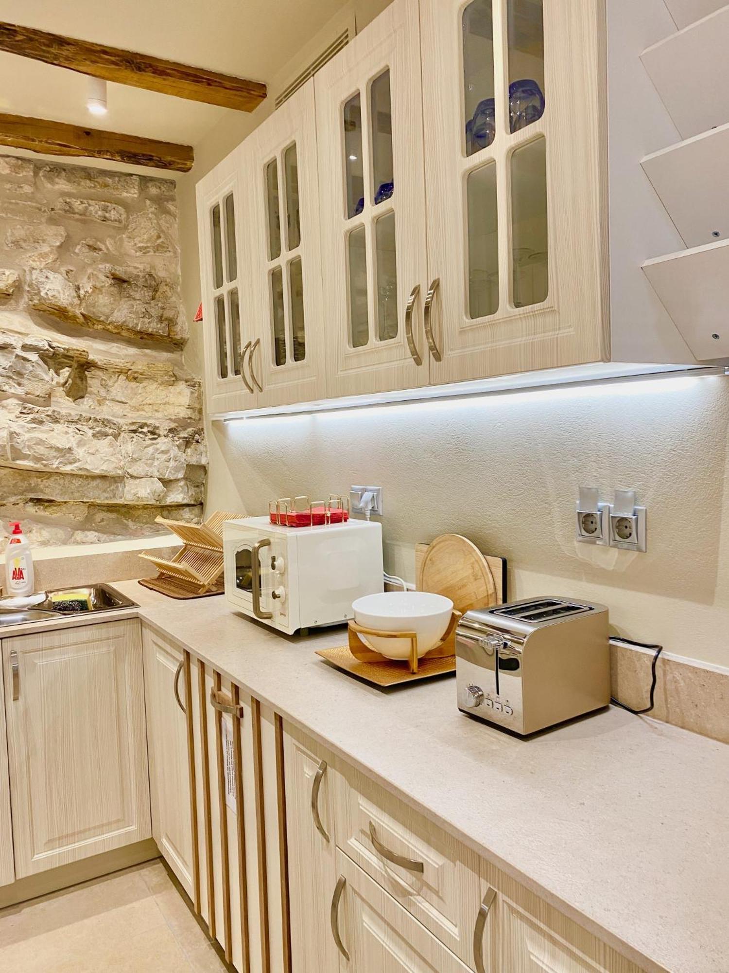 Villasonboard Rock Villa 3 Bed, 3 Bath, Jacuzzi, Seaside 에르미오니 외부 사진