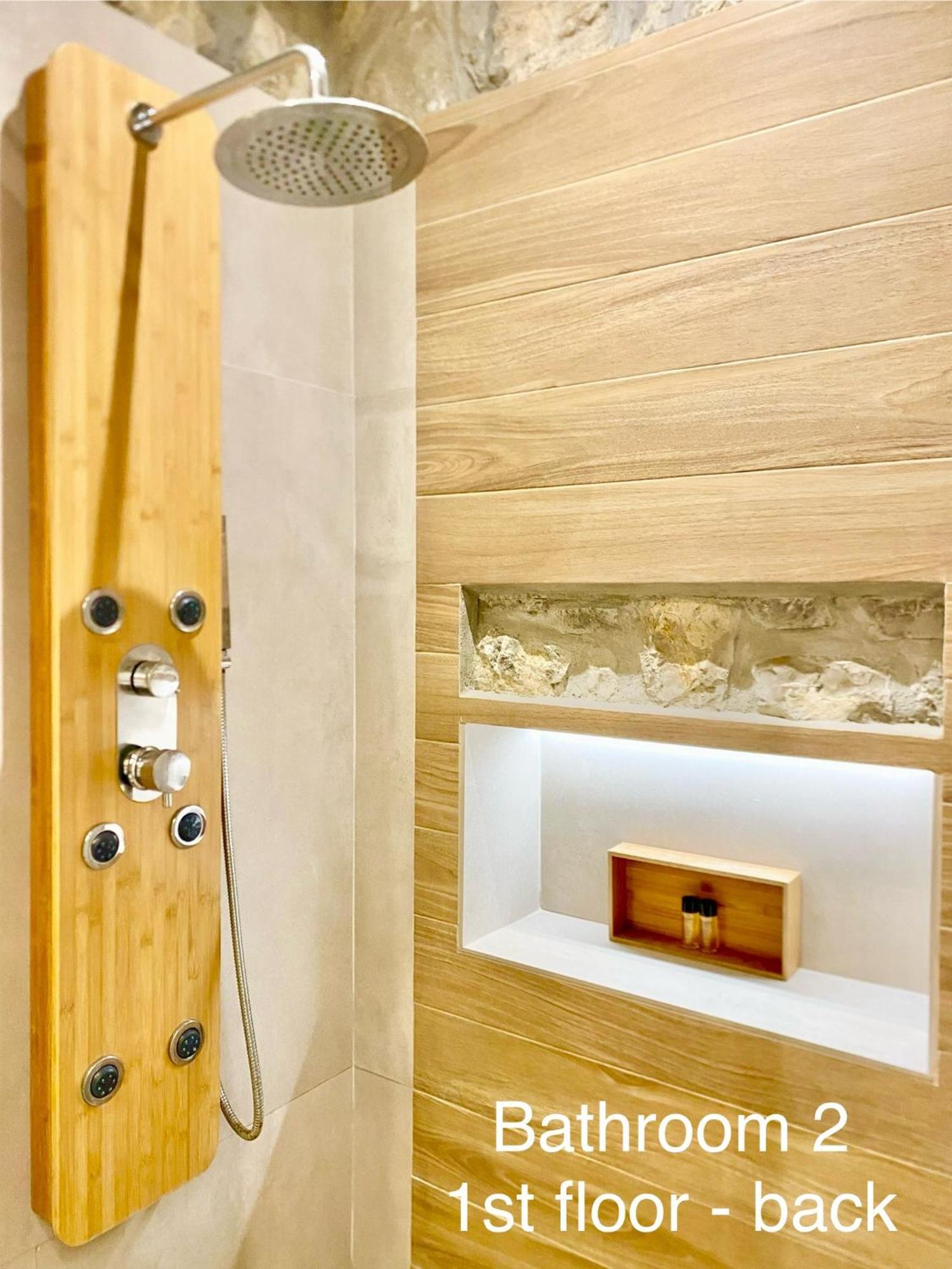 Villasonboard Rock Villa 3 Bed, 3 Bath, Jacuzzi, Seaside 에르미오니 외부 사진