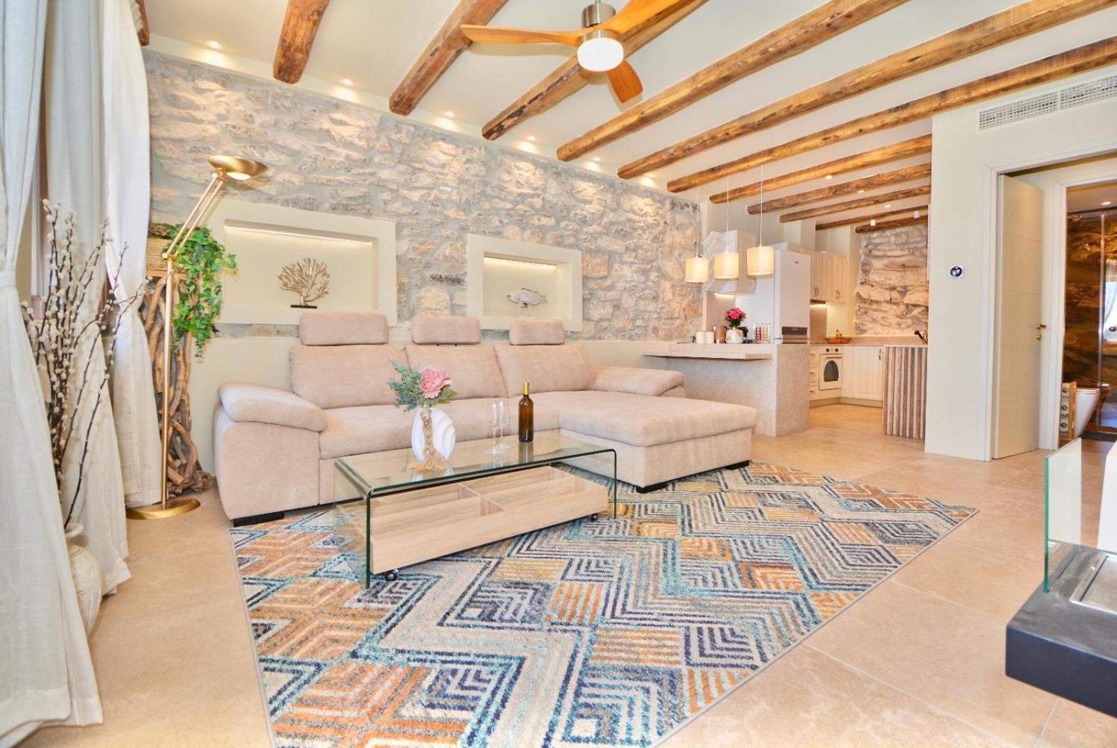 Villasonboard Rock Villa 3 Bed, 3 Bath, Jacuzzi, Seaside 에르미오니 외부 사진