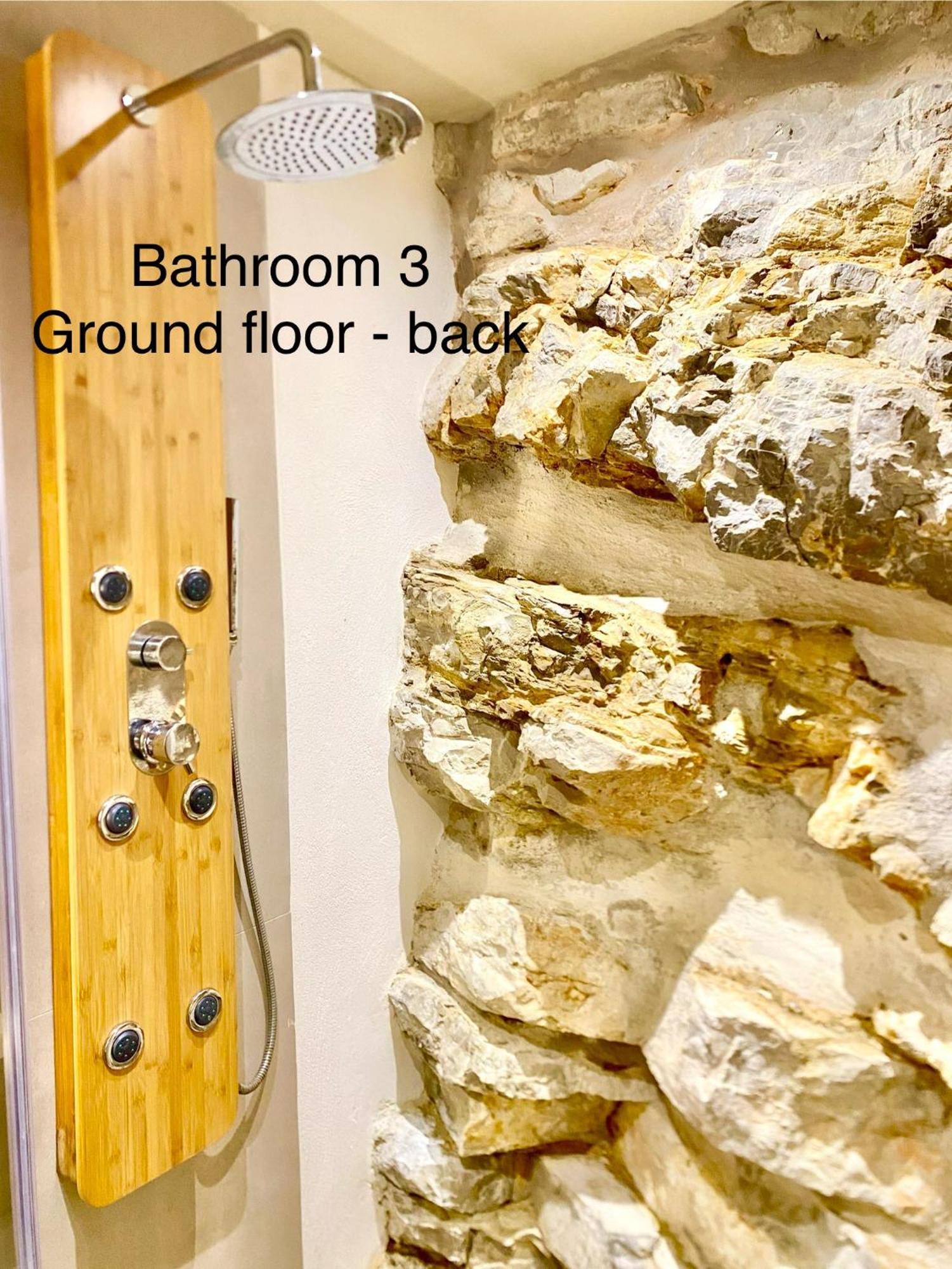 Villasonboard Rock Villa 3 Bed, 3 Bath, Jacuzzi, Seaside 에르미오니 외부 사진