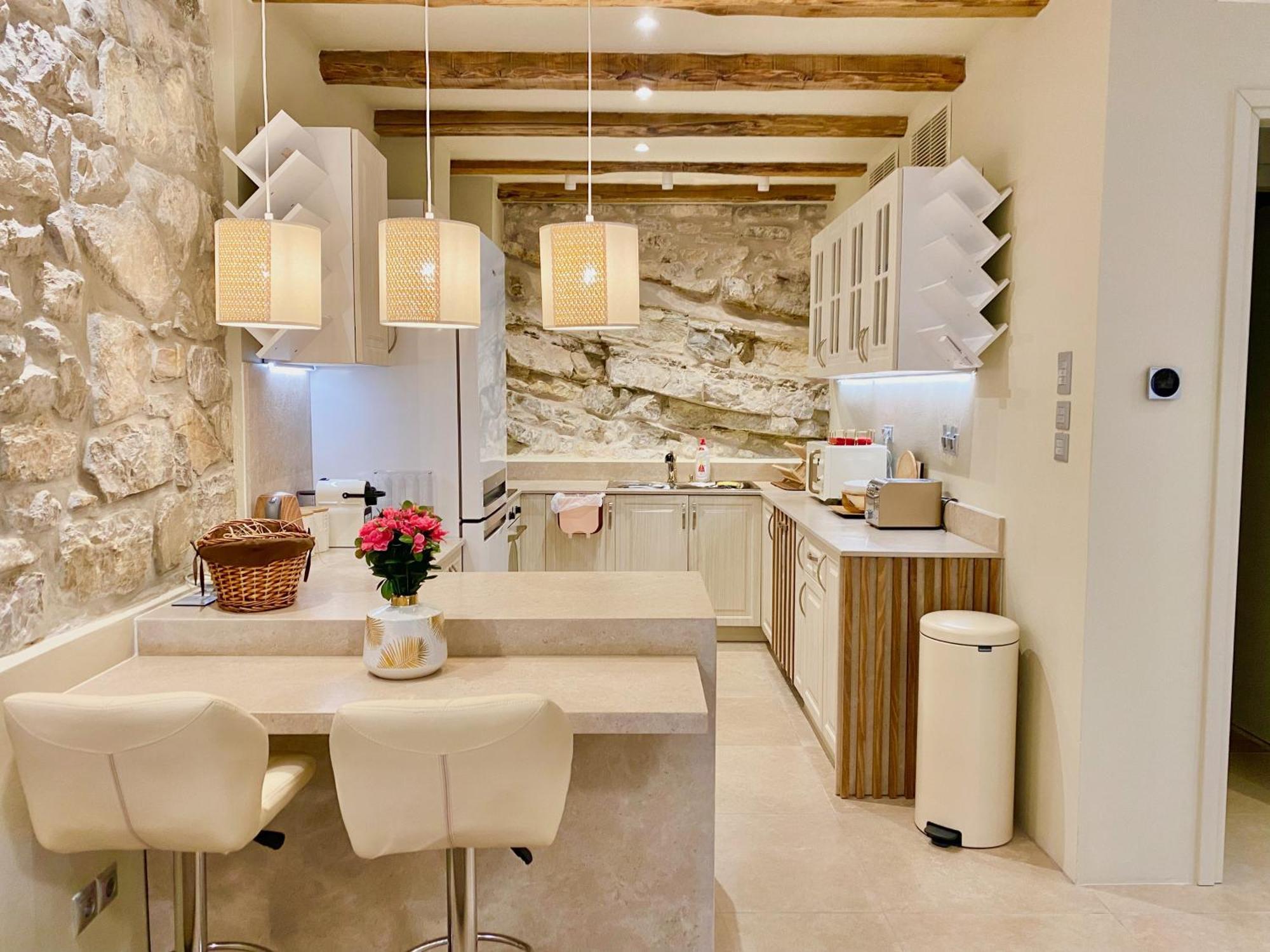 Villasonboard Rock Villa 3 Bed, 3 Bath, Jacuzzi, Seaside 에르미오니 외부 사진